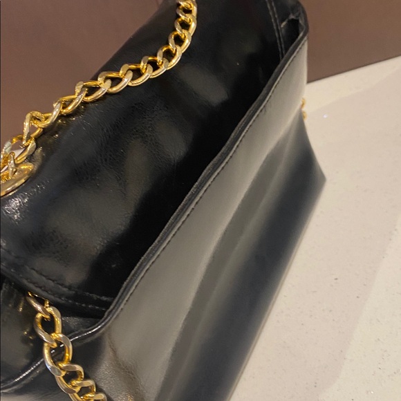 Black Maxime Moda Gold Chain Shoulder Bag from Italy - Picture 8 of 13